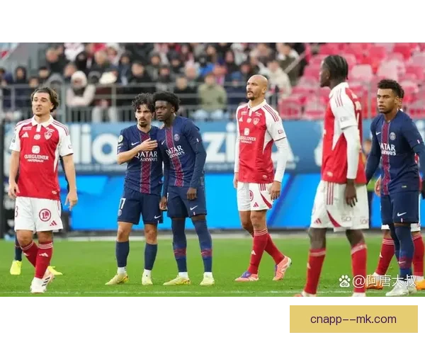 巴黎圣日耳曼官宣签约法甲新星杜埃引关注球迷热议